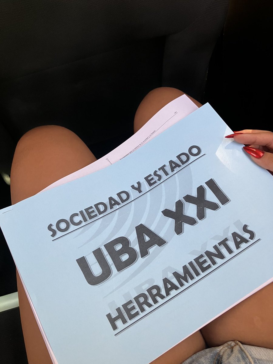 un dia estar esperando que empiece violetta en la tele y ql otro tenes q buscar universidades