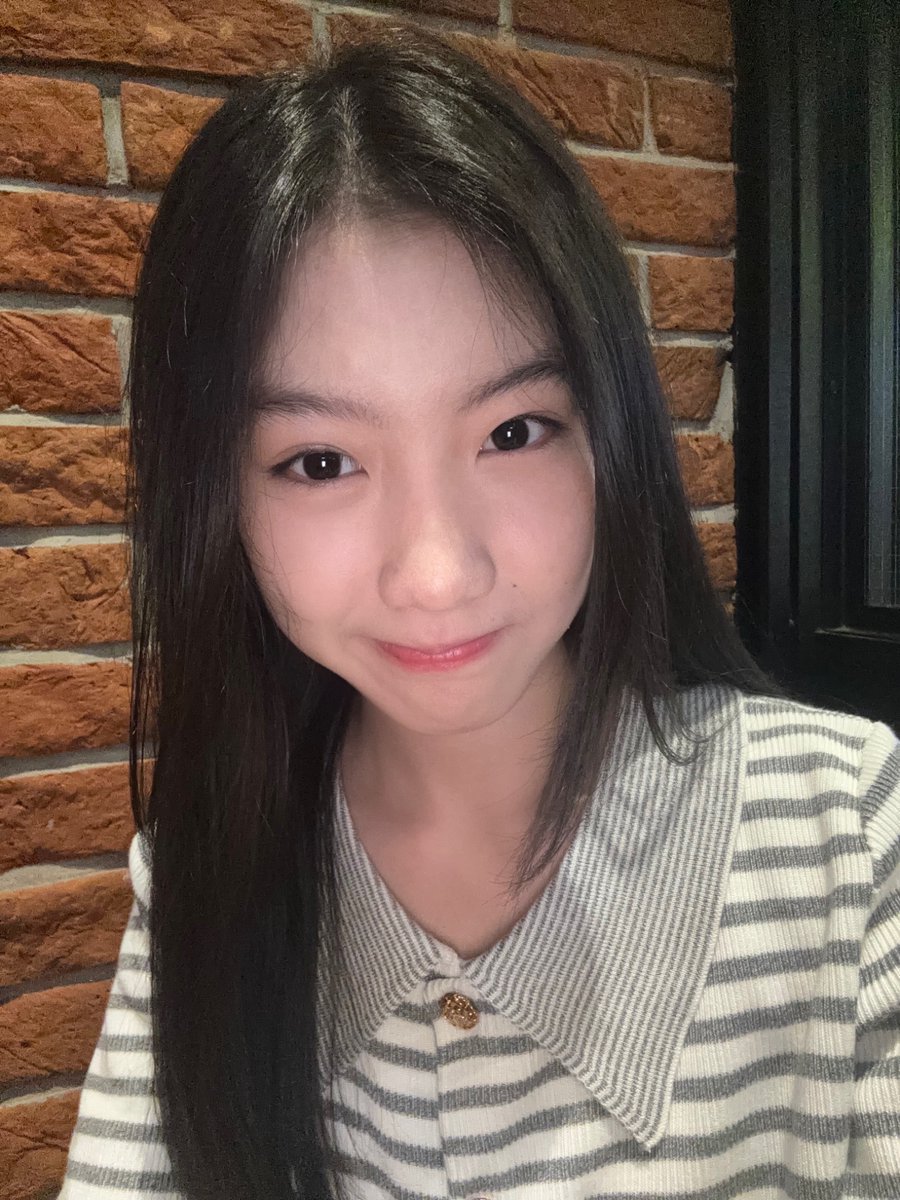 JE_JemimaJKT48's tweet photo. saltum harusnya pink🙁💕💕💕💞💕💞💕💞💕💞💕💘💘🙁🙁😚 https://t.co/UyIfhho6NY
