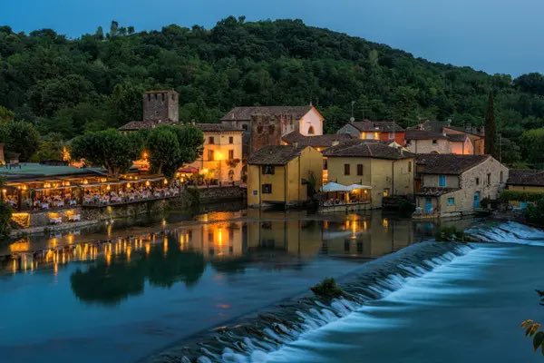 🥰 Ontdek Borghetto sul Mincio – een van de mooiste dorpjes bij het Gardameer > ciaotutti.nl/reizen-door-it…