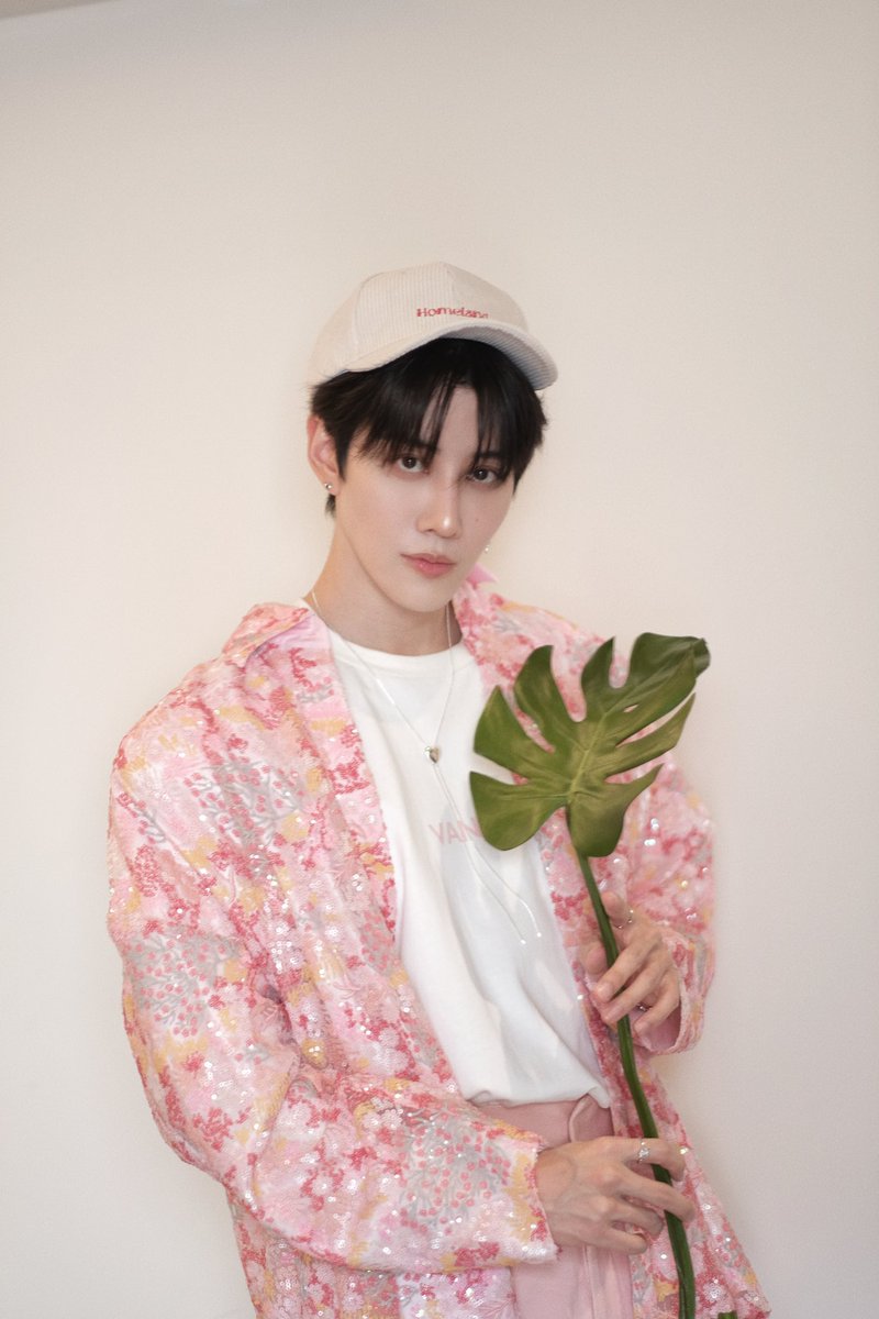 Happy Valentine’s Day เอาใบไม้ไปก่อนนะไม่มีดอก🤭🩷 #ValentinesDay #m1keangelo #mikeangelo #ไมค์พิรัชต์