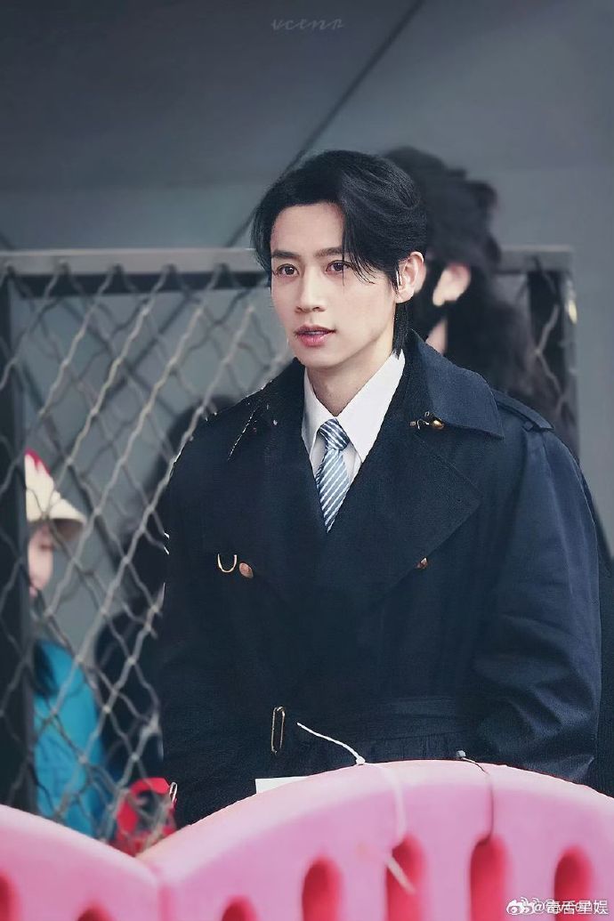 FKShi's tweet photo. Candid photo of #WeiChen (#VisionWei) activity.
~Weibo 14 Feb 2025~ https://t.co/v1SsebUcJP