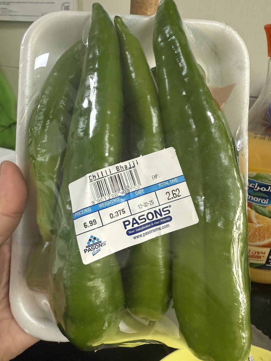 spempemm's tweet photo. Giant sili. Di gaya ni Robin. 😂 https://t.co/owuCST9lOr