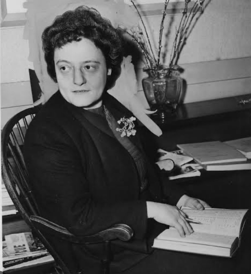 DoFemCo's tweet photo. Cerramos esta semana de publicaciones dedicadas a mujeres de ciencia que han sido invisibilizadas con Alice Kober, arqueóloga que sentó las bases para el desciframiento del Lineal B. https://t.co/Q5I2p72XM0