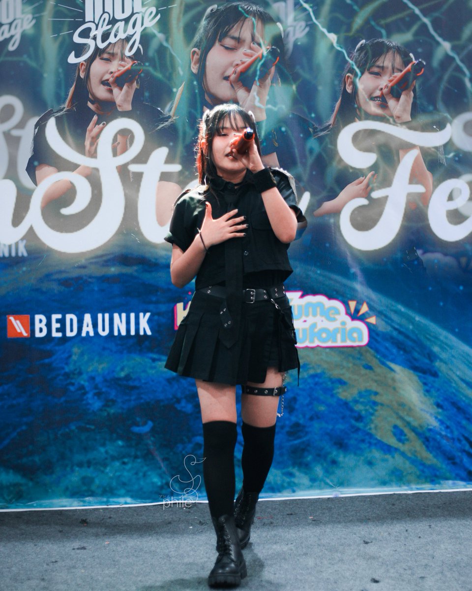 ahiruphile's tweet photo. di balik layar kaca atau di balik lensa, kau tetap dewiku, cahayaku, matahariku☀️
————
120125 - KirinStar Fes
#SiSCA #シスカ #nextanative https://t.co/PtzCfEjLUM
