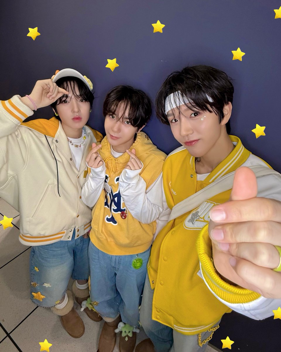 daeoyung's tweet photo. 3 little star https://t.co/WUDw0RfU1m