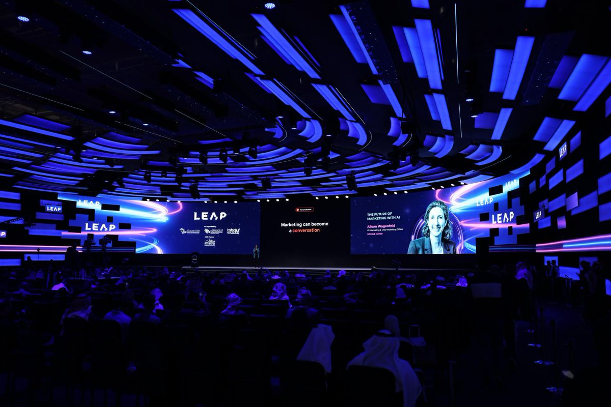 GoogleCloud_ME's tweet image. أسبوع رائع في #ليب٢٥ بالسعودية! هذا العام، قدّمت أليسون واغنفيلد، رئيسة التسويق في Google Cloud، كلمة رئيسية عن مستقبل التسويق مع الذكاء الاصطناعي. جناحنا كان مليئ بالحماس والنقاشات الملهمة حول حلولنا المبتكرة في مجال الذكاء الاصطناعي. 

#GoogleCloudSaudi #LEAP25 @awagonfeld
