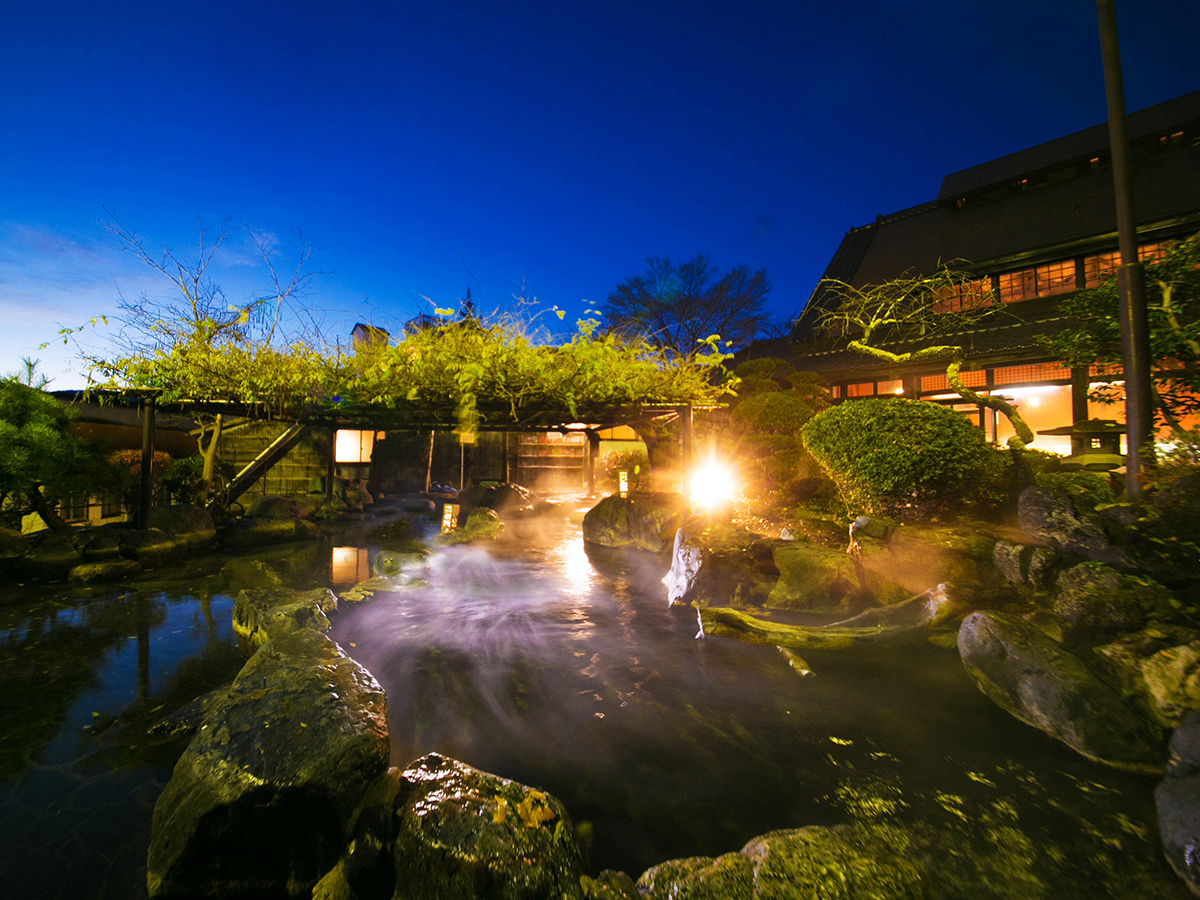 relux_jp's tweet photo. 保存必須！
首都圏で2食付きで2名2万円台〜のお得な温泉旅館をまとめました☺️

📍豆富懐石 猿ヶ京ホテル(群馬県)
・自家製豆富と旬の素材を生かした豆富懐石
・源泉掛け流しの露天風呂や4つの貸切露天風呂
・射的コーナーやビリヤード場、卓球コーナーも

📍〜滝見の宿〜 ゆとりろ那須塩原(栃木県)
・那須の大自然を堪能できる最上階の貸切露天風呂
・オールインクルーシブで、ドリンクやおつまみ、アイスなども無料
・和洋室や掘りごたつのある二間続き和室、洋室など様々なタイプの客室

📍甲州牛の宿 石和温泉 石和常磐ホテル(山梨県)
・山梨が誇る甲州牛を使用した会席料理
・丸造りの檜浴槽で、冷え性などに効果がある源泉掛け流しの露天風呂
・地元産のワインも人気で、周辺のワイナリーめぐりもおすすめ

📍西伊豆 今宵(静岡県)
・全客室オーシャンビューで、駿河湾の絶景を一望
・地元の新鮮な海の幸を使った会席料理
・大浴場に加え貸切露天風も完備