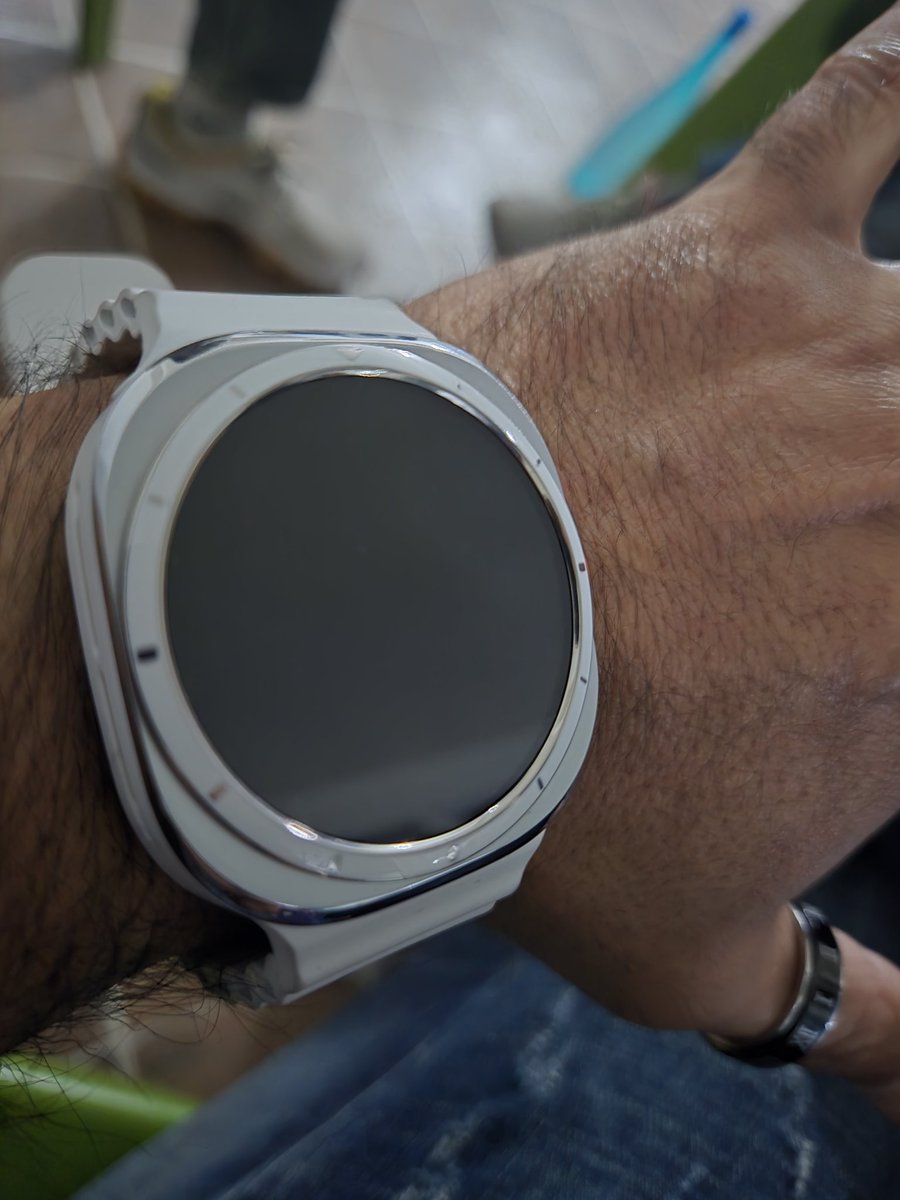 Manu Punjabi (@manupunjabim3) on Twitter photo <a href="/SamsungIndia/">Samsung India</a> Meri life ka Sabse Bekar Decision Was Your Watch 😤 i was a fan of your product but this time 👎12hours bhi battery backup nhi hai iska. #disappointed #Samsung #samsungs25ultra <a href="/SamsungIndia/">Samsung India</a> Meri life ka Sabse Bekar Decision Was Your Watch 😤 i was a fan of your product but this time 👎12hours bhi battery backup nhi hai iska. #disappointed #Samsung #samsungs25ultra