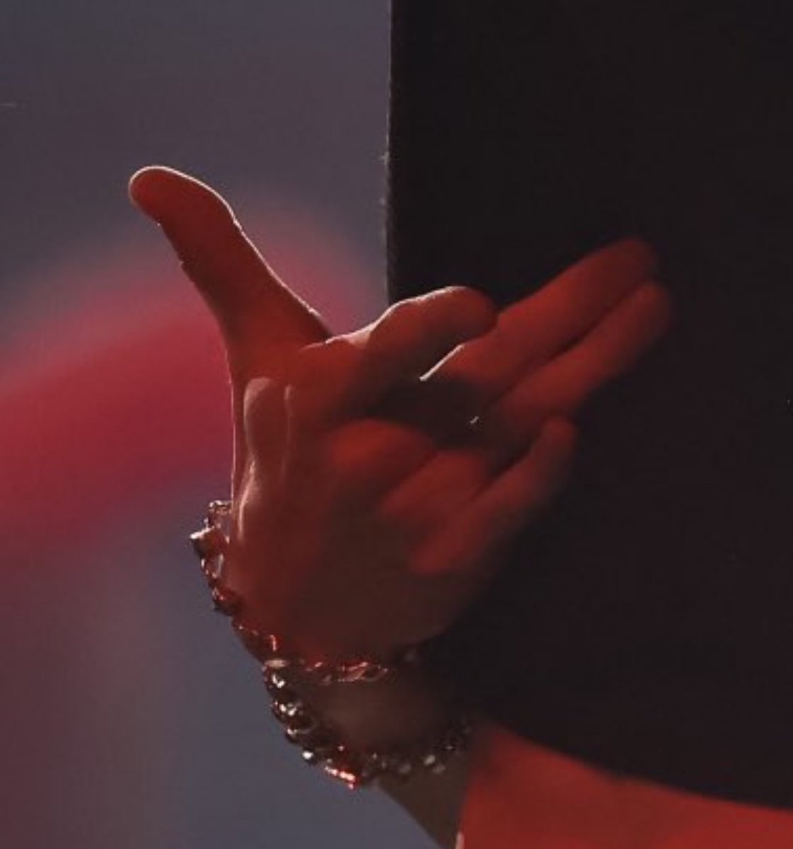 lixiesflower's tweet image. this is so bad for my health