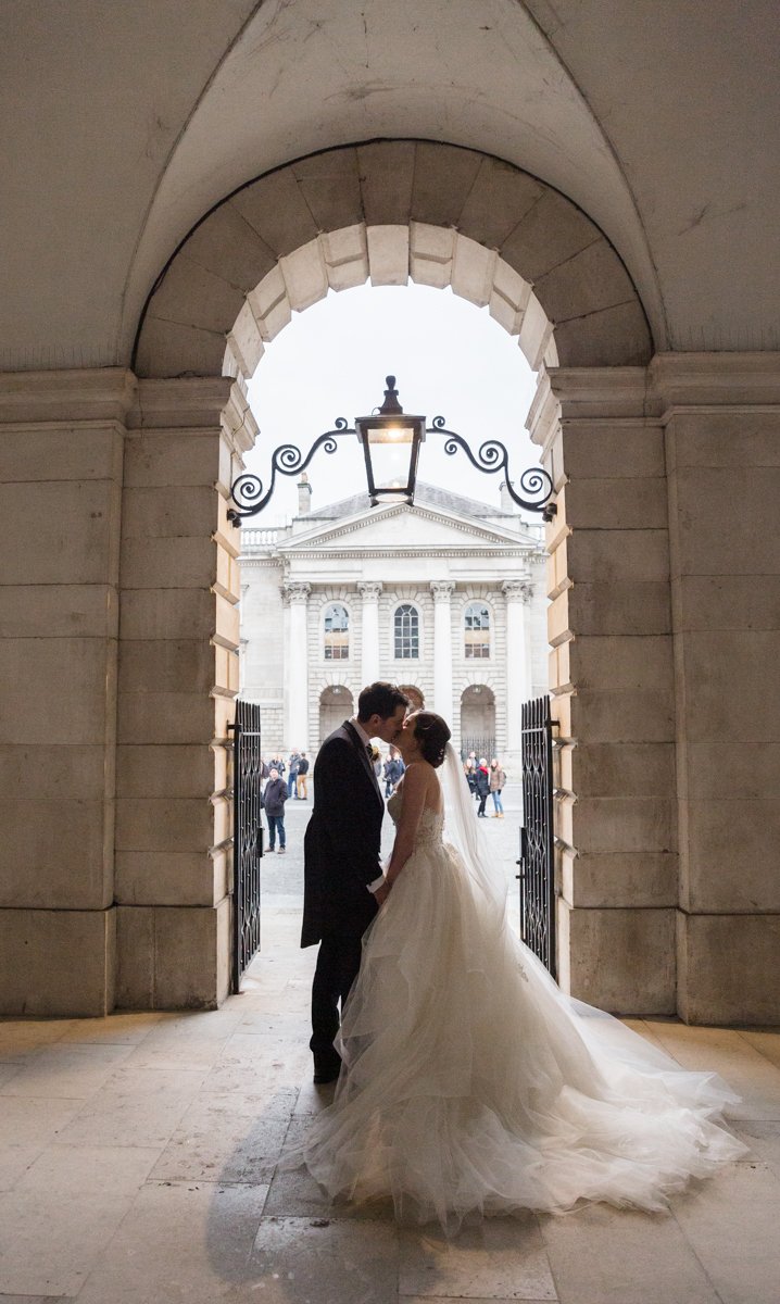 tcdalumni's tweet image. Love is in the air… 💞 Did you know that alumni can get married on campus?

The magnificent college Chapel stands at the heart of Trinity, a hallowed space with a stunning view of Front Square making up the perfect backdrop to its storied front steps. 

#TCDAlumni #ValentinesDay