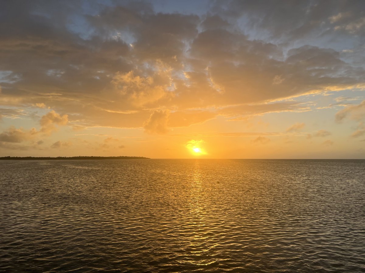 chuckver's tweet photo. Great way to start the day!! #sunrise #keywest #giegerkey https://t.co/stxxCAp5Td