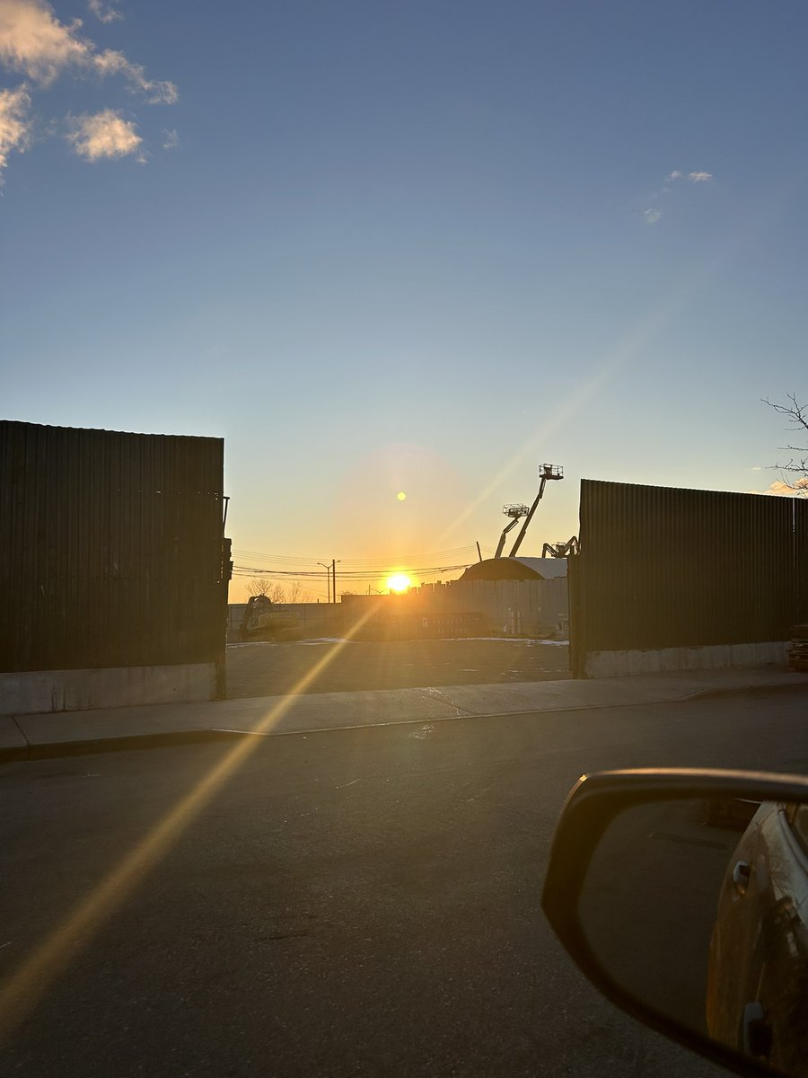 Good morning ☀️ everyone 
Yeah Friday……..