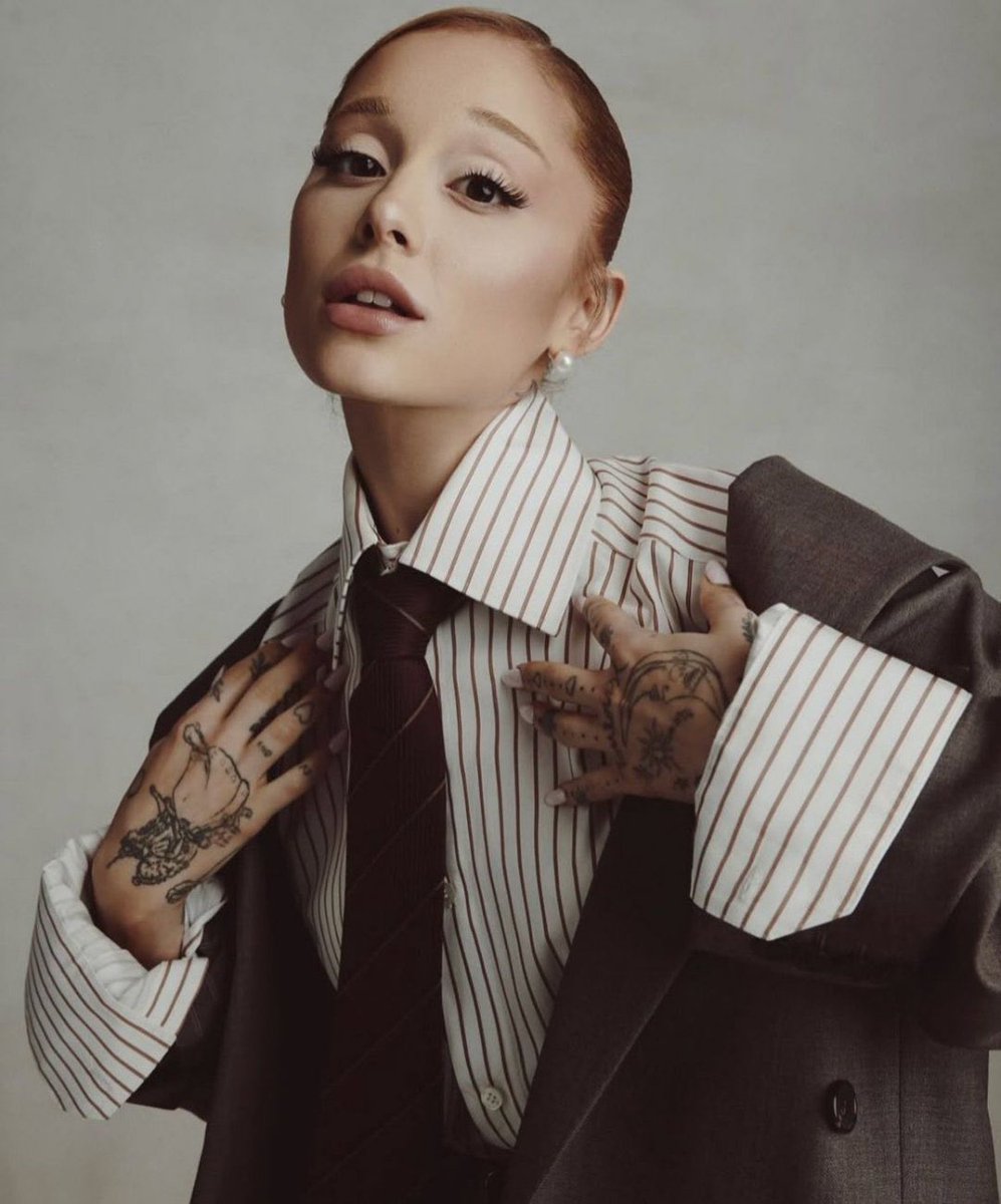 BuzzingPop's tweet image. Chappell Roan has followed Ariana Grande back on Instagram.