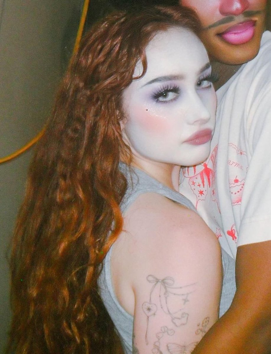 BuzzingPop's tweet image. Chappell Roan has followed Ariana Grande back on Instagram.