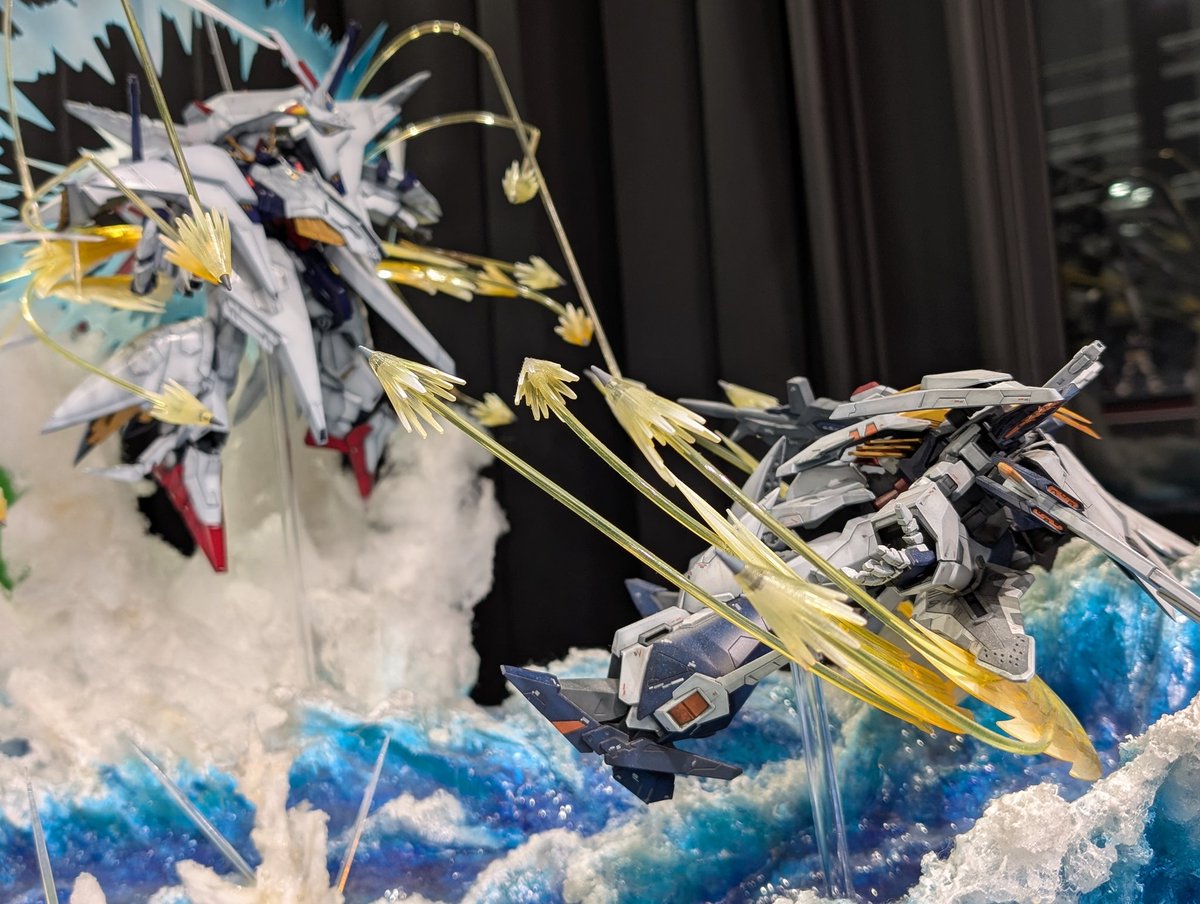 At_ATHENA's tweet photo. 有給にして久し振りにお台場ガンダムベースに行ってきた！奥さんも大興奮 https://t.co/5YSqZwmnB8