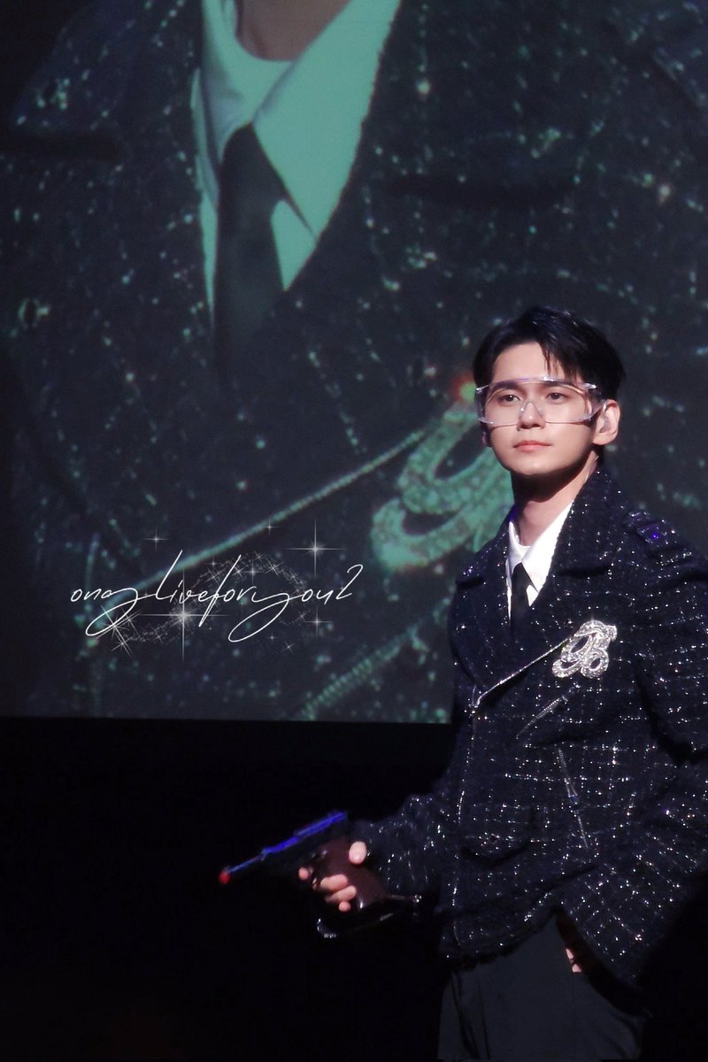 soooooooooooo handsome
#옹성우 
#COMEONG_in_Japan 
#COMEONG