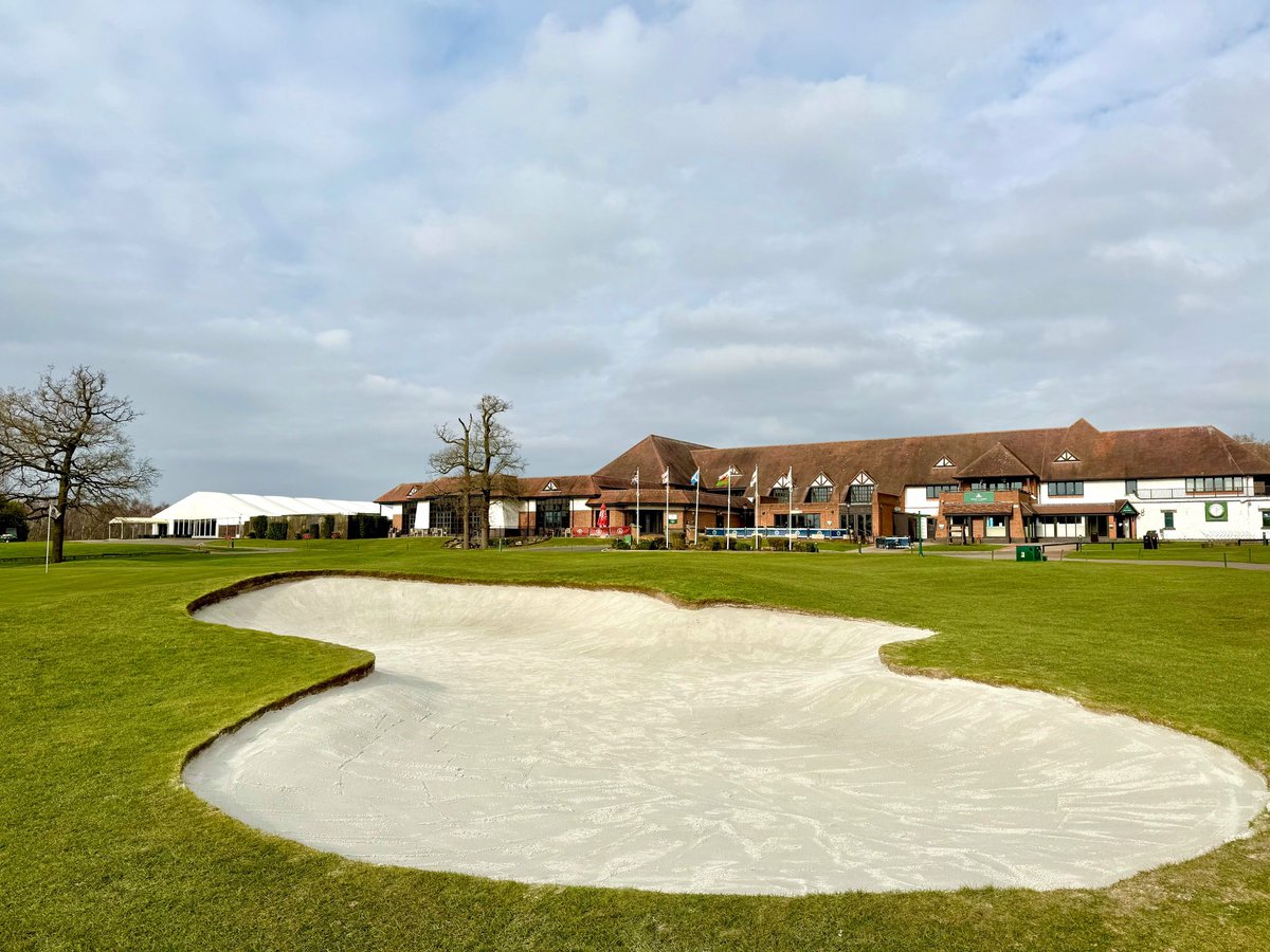 New sand started to go into the Arden bunkers 😎