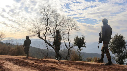 kashmirwatch06's tweet photo. #Armytroops have recovered a cache of #explosive material, including an anti-tank mine, along the Line of Control in the #Rajouri-#Poonch sector of #JammuAndKashmir, security officials said on Thursday.
@bdun53 @Babymishra_ @rushrk1 @InsightGL @shaukatkashmiri @Tiny_Dhillon https://t.co/HRd2wBkC6u
