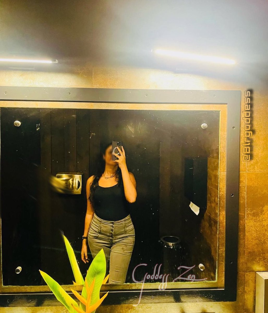 Ready for my Date!
Happy Valentine’s Day doggies❤️‍🔥💖🎉🎊

#goddesszen #blrgoddess #Mistress