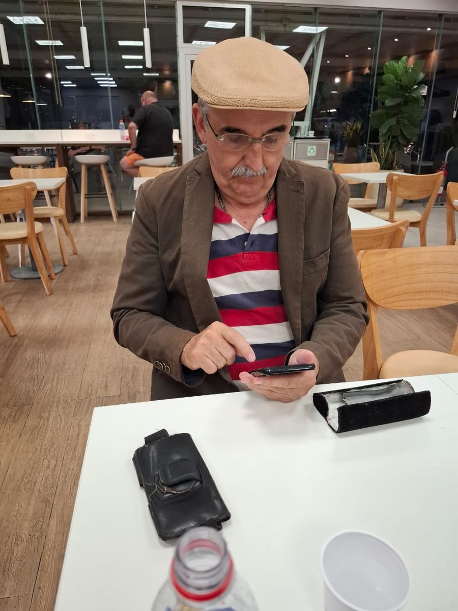 siquerespaz's tweet photo. Pov: abriste Instagram hoy 14 de febrero https://t.co/PcnghlUuaG