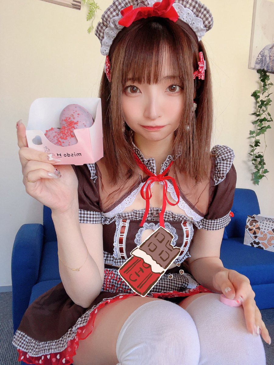 ココʕ•ᴥ•ʔページ♡バレンタインかご♡茶色♡ バレンタイン更新した♡🍫 数量限定でデコチェキも作った❤️ えらい(ˆ