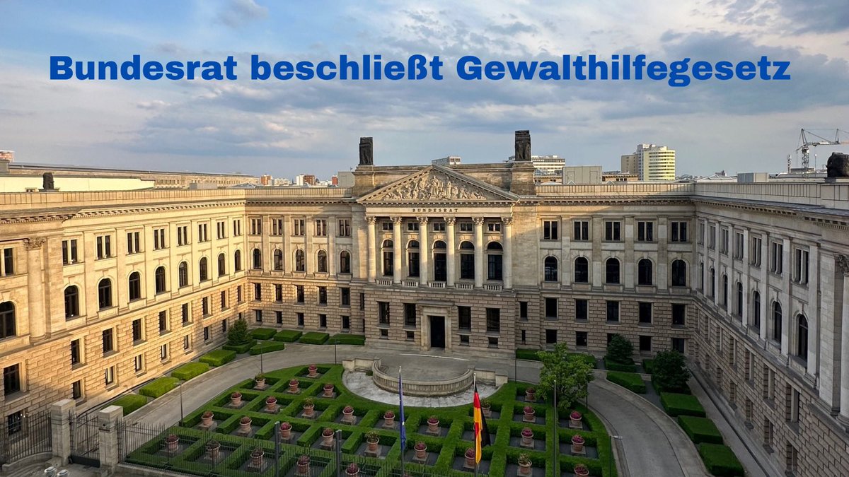 Der #Bundesrat hat heute das #Gewalthilfegesetz mit den Stimmen Sachsens beschlossen!💪 

Frauen&amp;Mädchen erhalten nun einen Rechtsanspruch auf Schutz &amp; Hilfe. 

Jetzt ist es an der sächsischen Staatsregierung, das Ausführungsgesetz schnell umzusetzen!

#Frauenrechte #Gewaltschutz