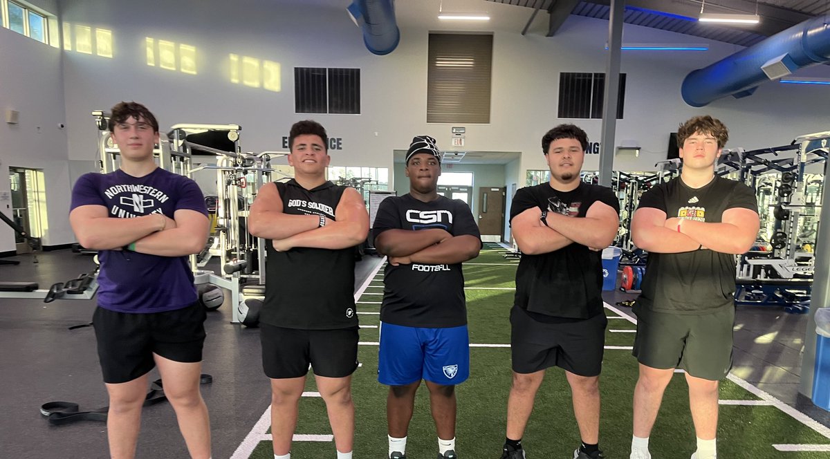 Front Porch getting in extra work early!
<a href="/football_csn/">CSN Football</a> 
<a href="/jtanelus05/">Jayvian Tanelus 3⭐️RB🇭🇹</a> <a href="/caleaustinqb/">cale austin #2</a>