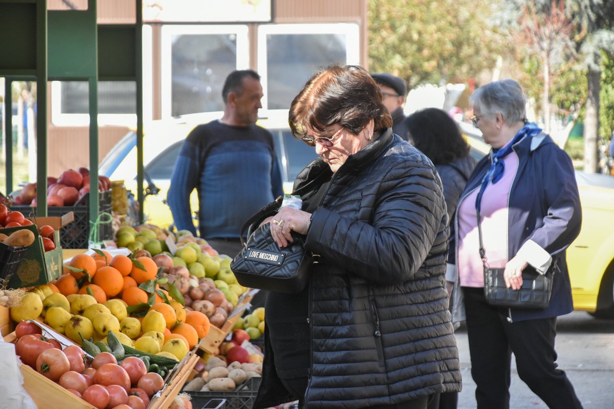 Tezgat e reja në Njësinë Administrative nr.7 janë një shembull i angazhimit tonë për zhvillimin dhe përmirësimin e tregjeve të fruta-perimeve.Agjencia jonë është e përkushtuar për të krijuar kushte më të mira, duke siguruar ambiente të pastra dhe të organizuara.
