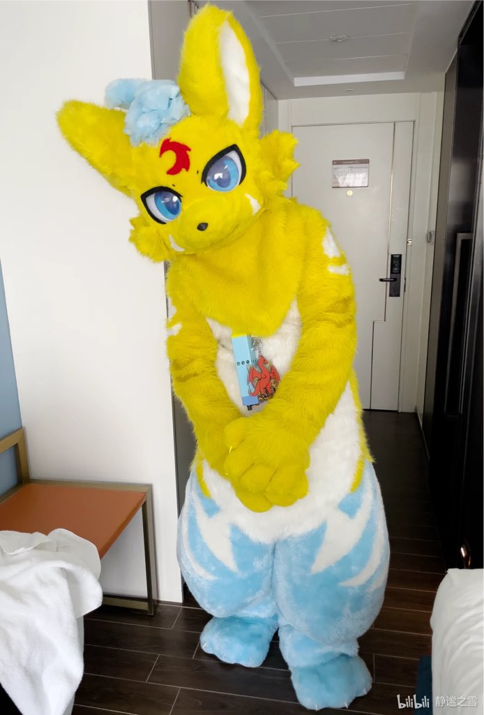 让我干啥……？
情人节快乐
#FursuitFriday