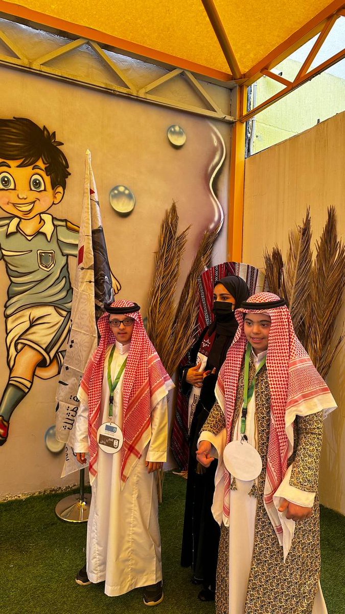 ksumedicalcity's tweet photo. تحت شعار "هِمم وَ وطن"، و تزامناً مع #يوم_التأسيس، نظّمت إدارة التمريض في #المدينة_الطبية_الجامعية بجامعة الملك سعود  ممثلةً بوحدة حديثي التخرج و امتياز التمريض فعالية احتفالية بيوم التأسيس مع مرضى متلازمة داون في مركز إفادة للرعاية النهارية، شمل البرنامج مجموعة من الألعاب الحركية، وتوزيع الهدايا، بالإضافة إلى ركن التصوير.