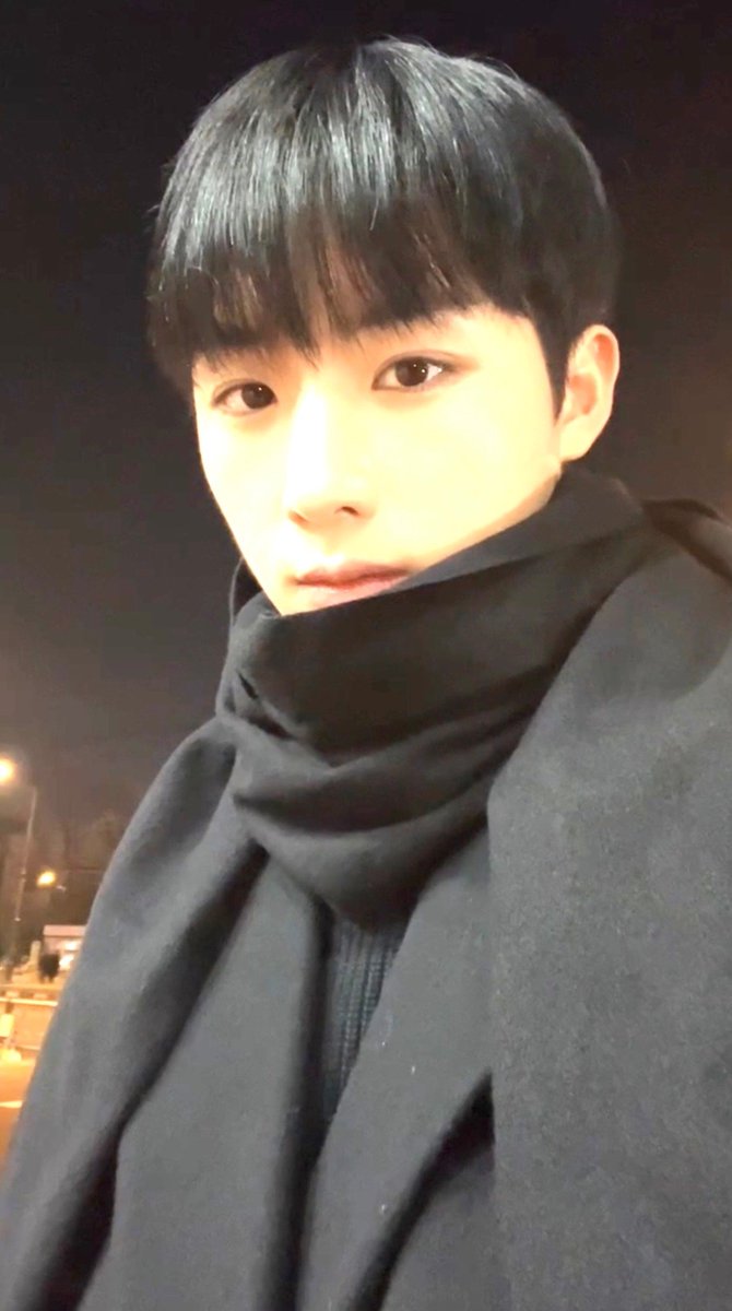 ATBO_members's tweet photo. 달콤하게 하루 마무리 하자🍫
#정승환 #ATBO #발렌타인데이 #초콜릿 https://t.co/prv6Nh3bhy
