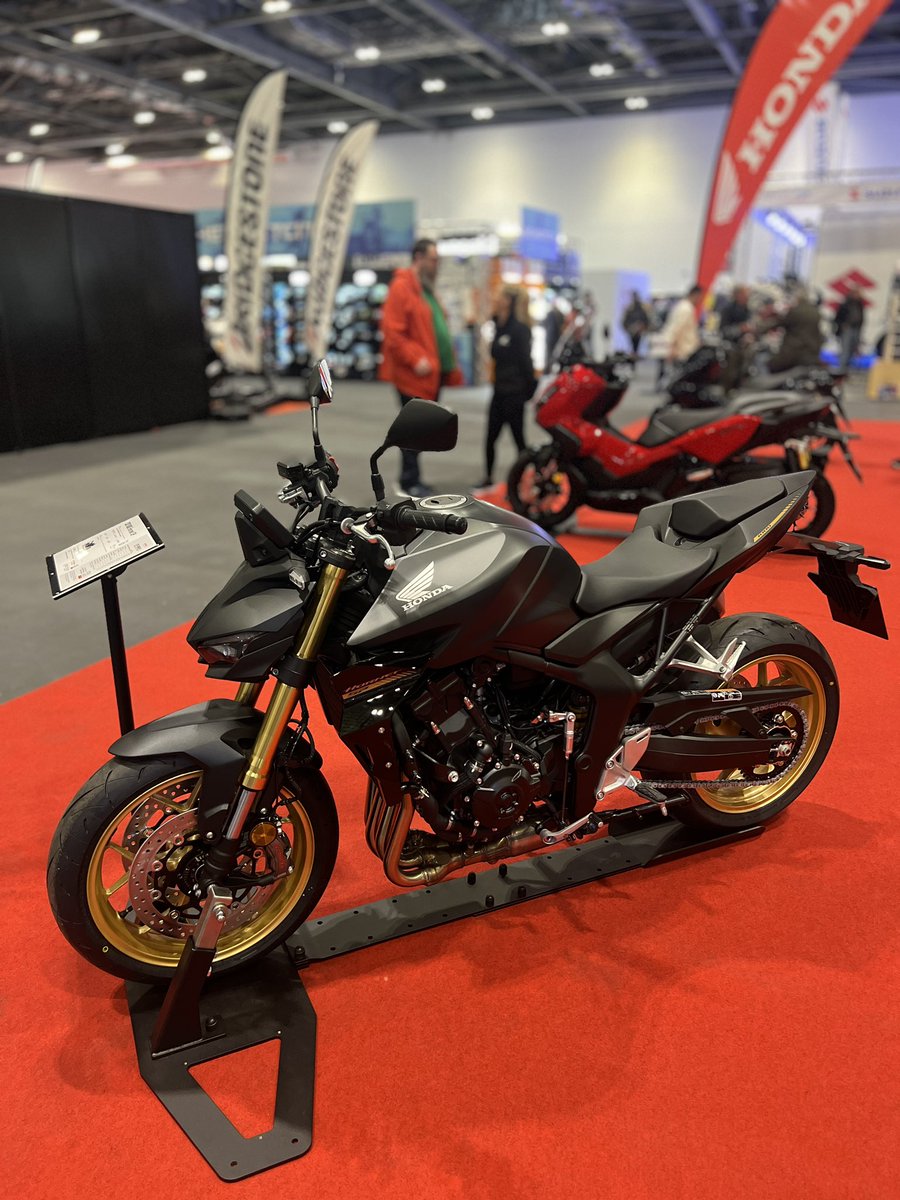 DobleHonda's tweet photo. One of the big draws on the #Honda stand here at the London Bike Show is the new #CB1000HornetSP.
If you’ve yet to sit on one, come and try it out for size.
#DobleMotorcyclesOnTourLondonBikeShow2025
#WeAreBikers
‘Our Business Is For Your Pleasure’ https://t.co/04u4SZkW6o