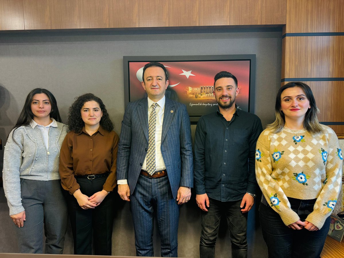 KPSS ile atanarak öğretmenlik mesleğini başlayan ve yıllardır zor koşullarda çalıştıkları halde özlük hakları meslektaşlarından geride kalan ve meslektaşları gibi memur değil işçi statüsünde çalıştırılan PİKTES öğretmenlerini meclisimizde ağırladım. 

Haklı mücadelelerinde PİKTES