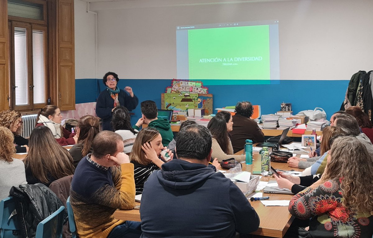 CFIEdeSoria's tweet photo. ¡@TrilemaSoria  ha iniciado su formación sobre el Diagnóstico de Necesidades Educativas Específicas! Agradecemos a Teresa Plaza 👏👏👏por sus aportaciones en esta enriquecedora sesión ✨@educacyl #EducaciónInclusiva #FormaciónCyL  🧑‍🏫📚 https://t.co/IqaYA7Sqzk