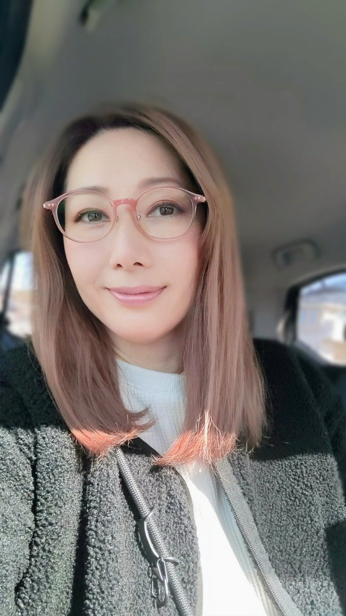 Sakura_Sena's tweet photo. 今日は週1の注射をクリニックで受けてから、母とお買い物へ行ってきました😊

日中は春を感じる～暖かさでしたね☀️🌸

バレンタインギフト✨🎁✨ありがとうございました😘💕
❤️Happy Valentine's Day!!❤️ https://t.co/GVCyumAgo1