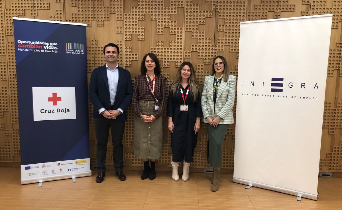 Integracee's tweet photo. 🤝Reforzamos nuestra alianza con @CREMalaga para impulsar la #InclusiónSociolaboral de colectivos vulnerables en la provincia. El objetivo: generar nuevas oportunidades de #empleo y formación, apostando por un mercado laboral más accesible. #TrabajoEnRed #IntegraCEE https://t.co/wPxPU3IHe9
