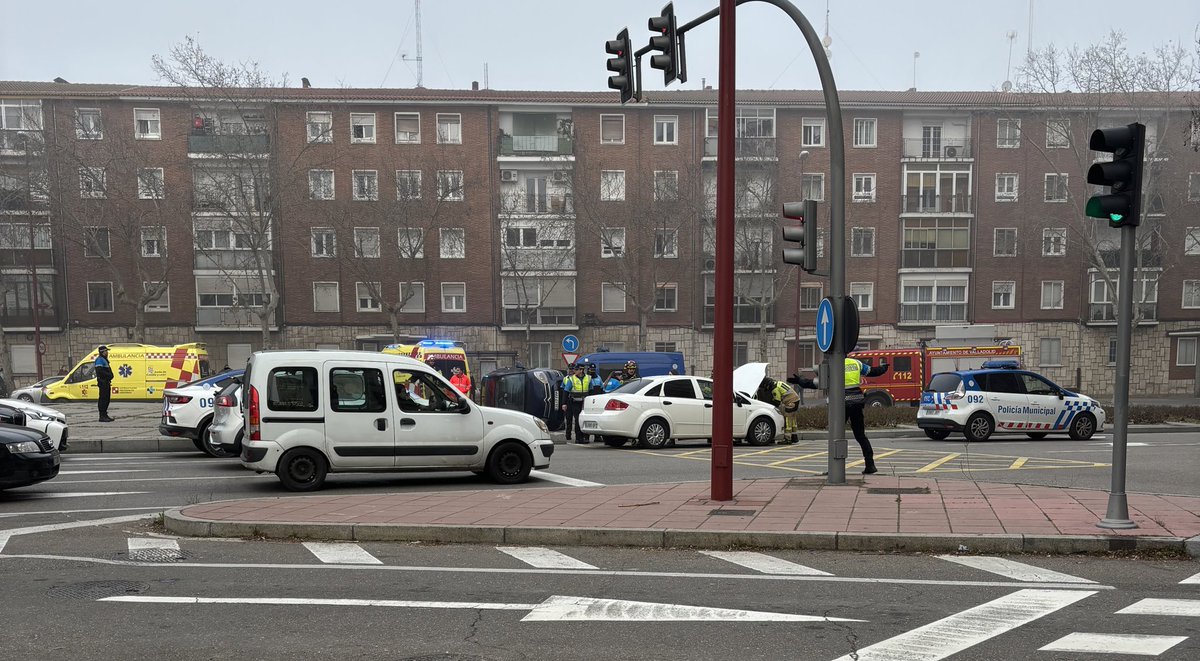 AnaRodRod's tweet image. #Accidente en Paseo Zorrilla a la altura del LAVA. Gran despliegue. #Valladolid
