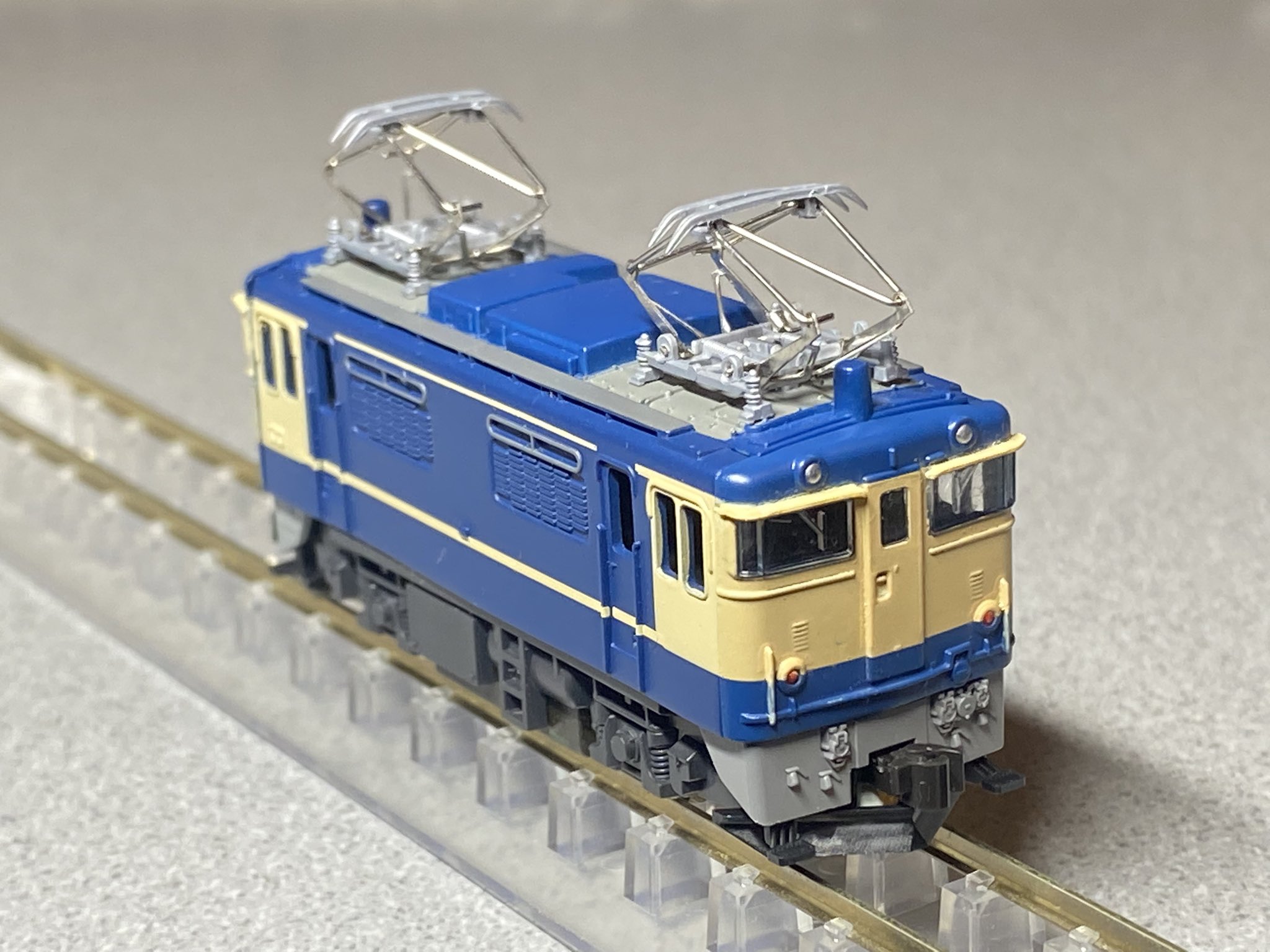 【希少・シークレット】Bトレイン EF65 ゆうゆうサロン 旧塗装 希少・シークレット】Bトレイン EF65 ゆうゆうサロン 旧塗装