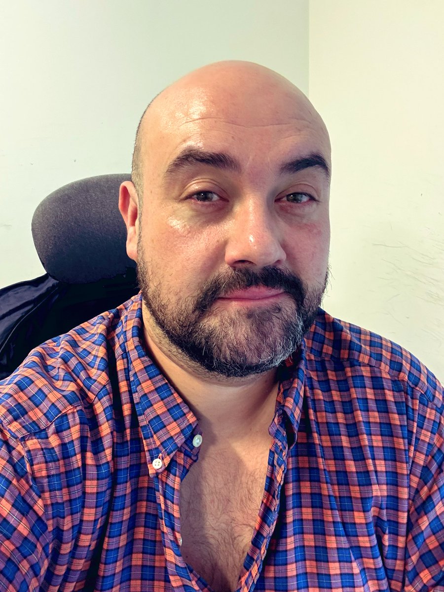 majrav's tweet image. Happy Friday! We made it.

Office day 5/6 just one more to go. 

Have a super day all ❤️😘