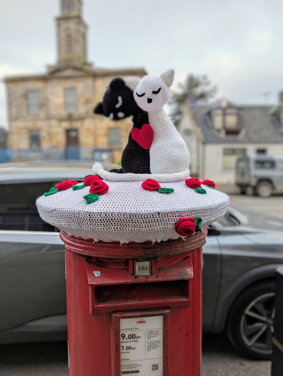 How cute are these? 😍 
It may be Valentine's but tbh every day is a chance to tell the important people in your life how much you love them 💖
#ValentinesDay #lovecats #love