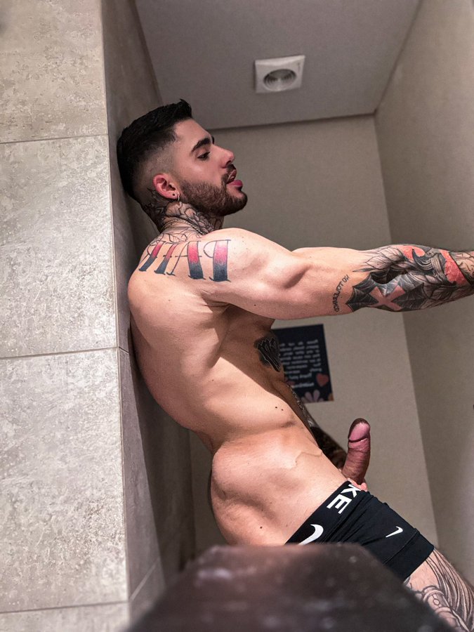 MICRO_MAXXX's tweet photo. Chudai 🍆🍆🍆🍆🍆 https://t.co/YXTcNA96s1