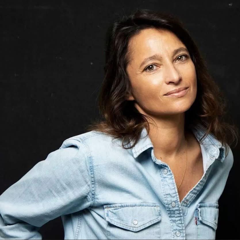 "L'amour est imprévisible. Il survient quand on ne l'espère plus, disparaît alors qu'on le jugeait acquis. Il est sans prise et sans durée, sinon celle que l'on veut bien lui prêter. Il est cruel. Il y est souvent question de sacrifice. Je ne crois pas que l'on puisse mourir