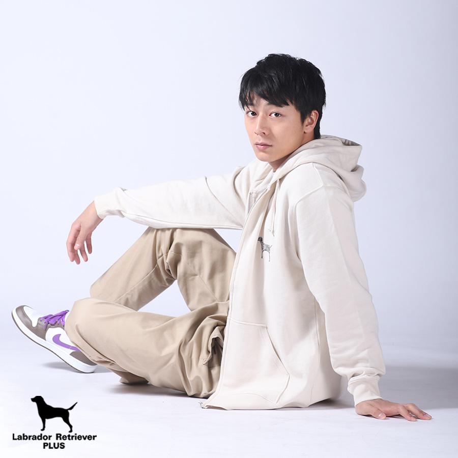 齋藤璃佑さんとのコラボアイテムが大好評予約受付中🐕 こちらの