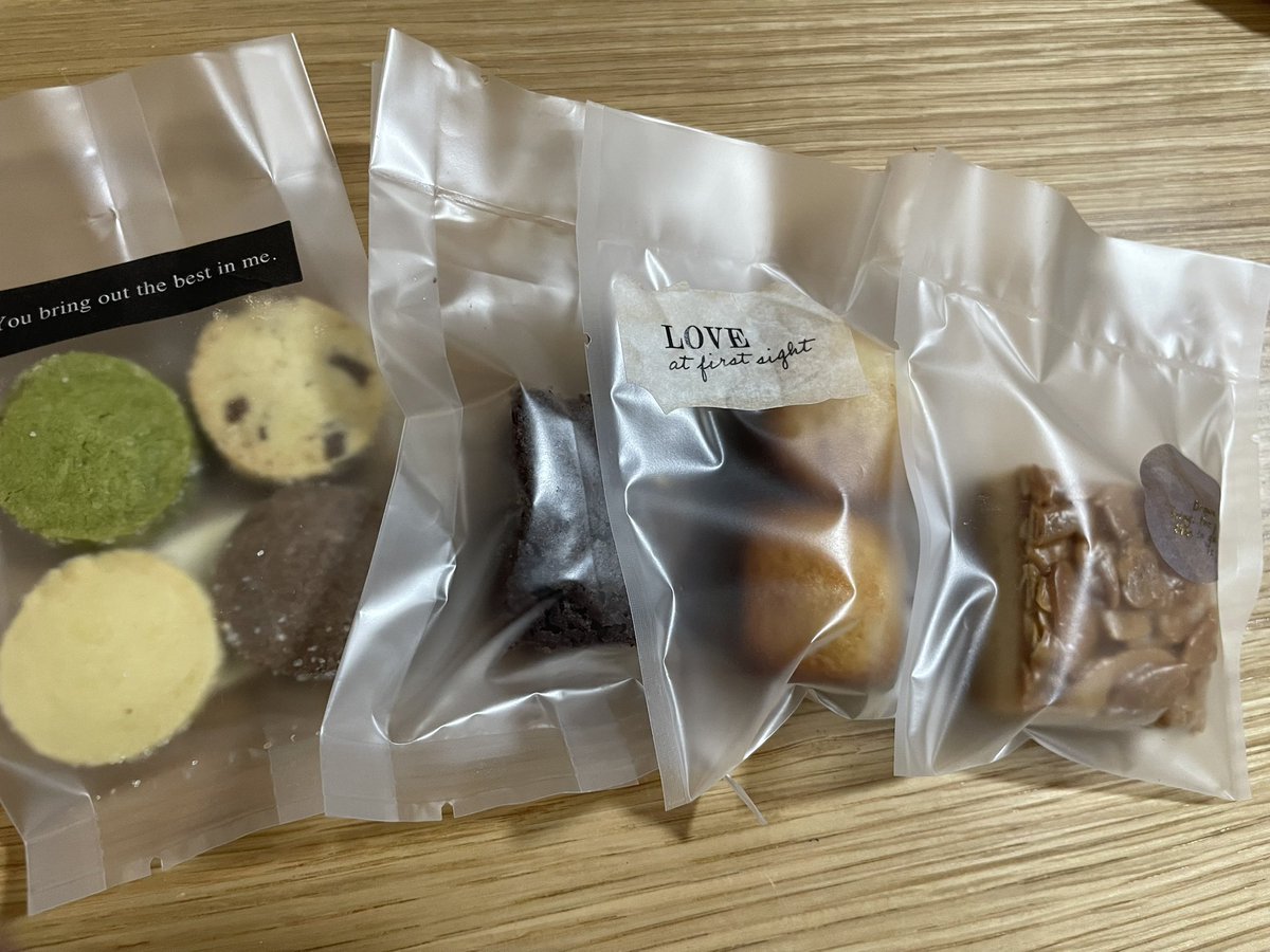 kote_yui's tweet photo. 🫰🏻HappyValentine🍫´-

今夜イン予定でしたが咳と声枯れすごいので、おやすみします😿💭

今年は何も作ってないけど去年のお菓子を載せて女子力アピールしときます https://t.co/tOJivDvROc