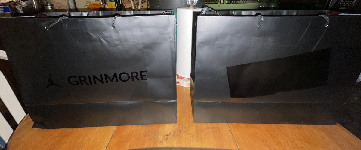 mattchu_caleb's tweet image. Thank goodness for my local store! Shout out @grinmorestore for getting me and my friend right! Wanna show them love all I can for being able to do an old-school FCFS release the right way!