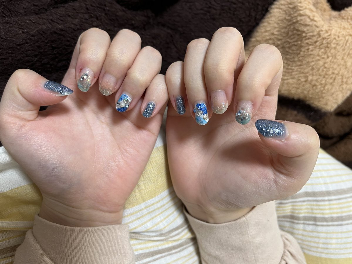 FerPeachee0404's tweet photo. 自分用ペルソナ関連ネイル保存💅🏻

シーパラ行った時の！！
初めて3モチーフでネイル！
青苦手だったけど可愛くできた♡ https://t.co/Bu7MVbIV5M