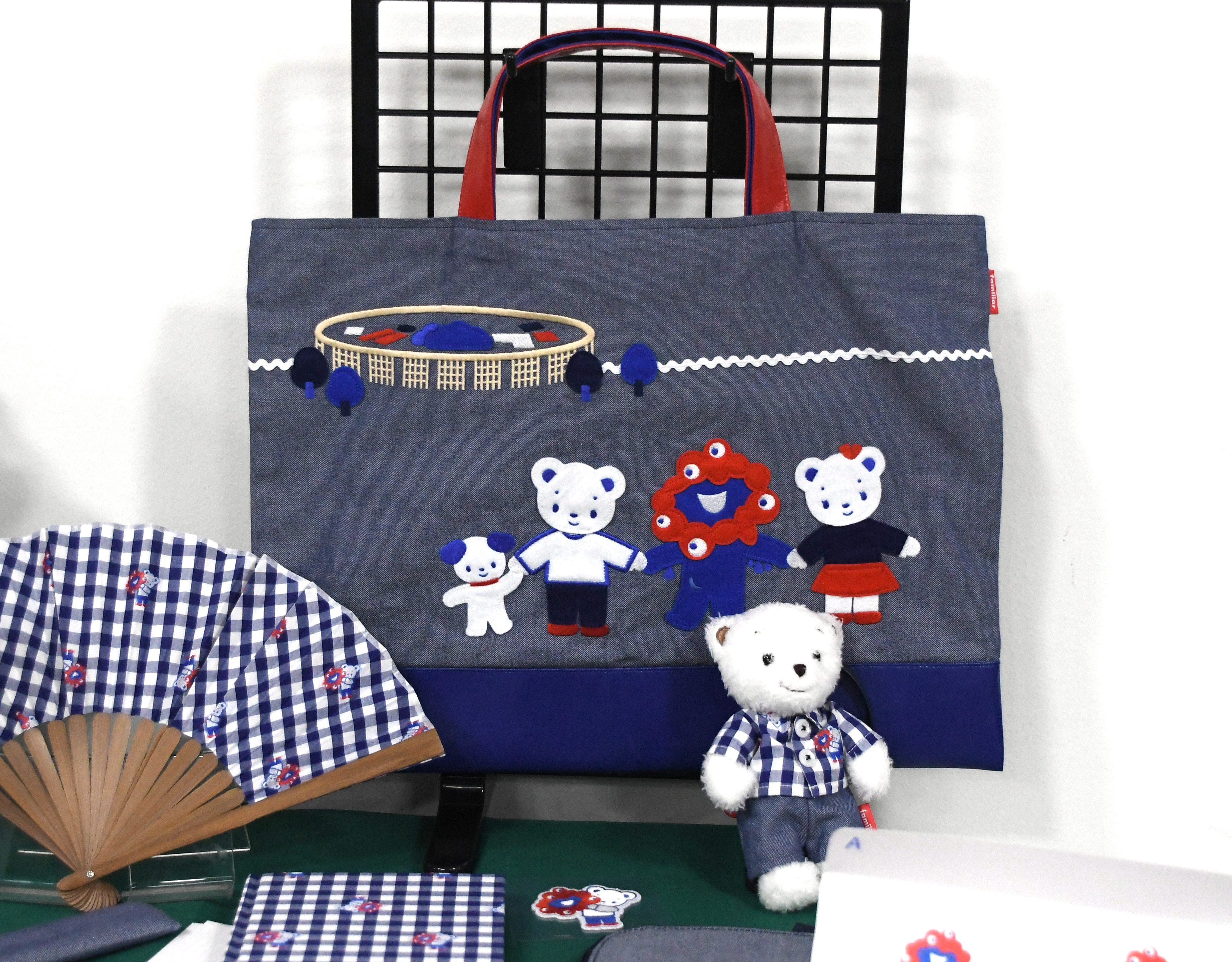 ファミリア大阪万博会場限定扇子