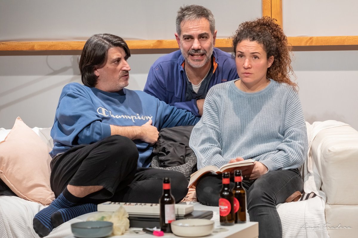 🐏 Avui torna "Ovelles" i ho fa amb totes les entrades venudes per a les quatre representacions que queden:

🎯 Divendres (21h) - exhaurit
🎯 Dissabte (18h) - exhaurit
🎯 Dissabte (21h) - exhaurit
🎯 Diumenge (18h) - exhaurit

🎭 Moltes gràcies!!!

📸 <a href="/bautadivori/">Bauta d'ivori</a>
#Ovelles_Sala