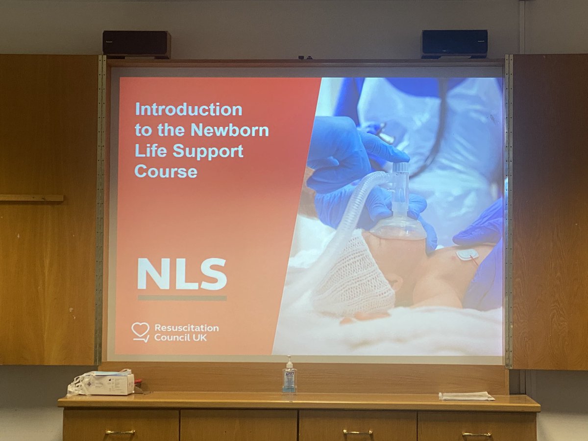 ChftResus's tweet photo. The resus team are ready for another full day of Newborn Life Support! 
The last course to take place before the big move to the new learning and development centre! 
#resus #RCUK #chft #NLS https://t.co/hyowO1qv8W