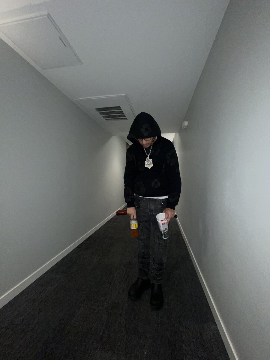 DesRude's tweet photo. It’s some shit finna pop off….. https://t.co/9V2UDk83WN